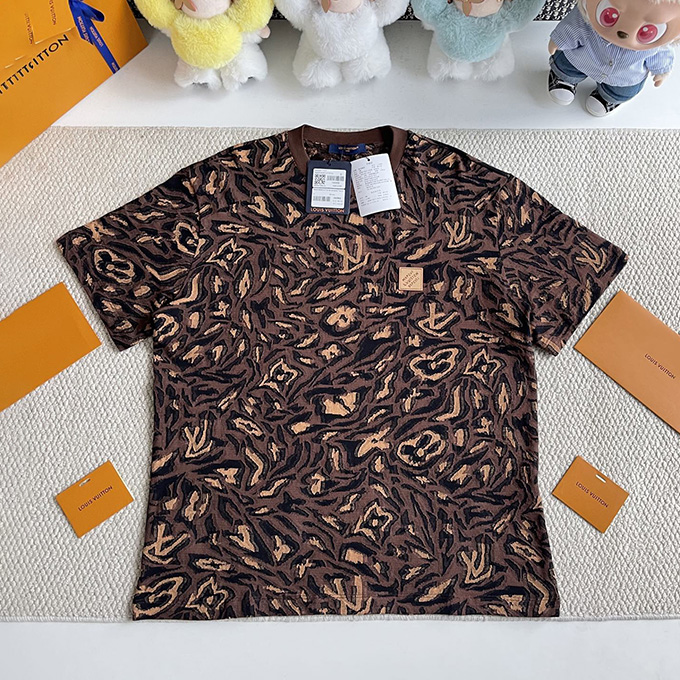 lv louis vuitton monogram animal print t-shirt
